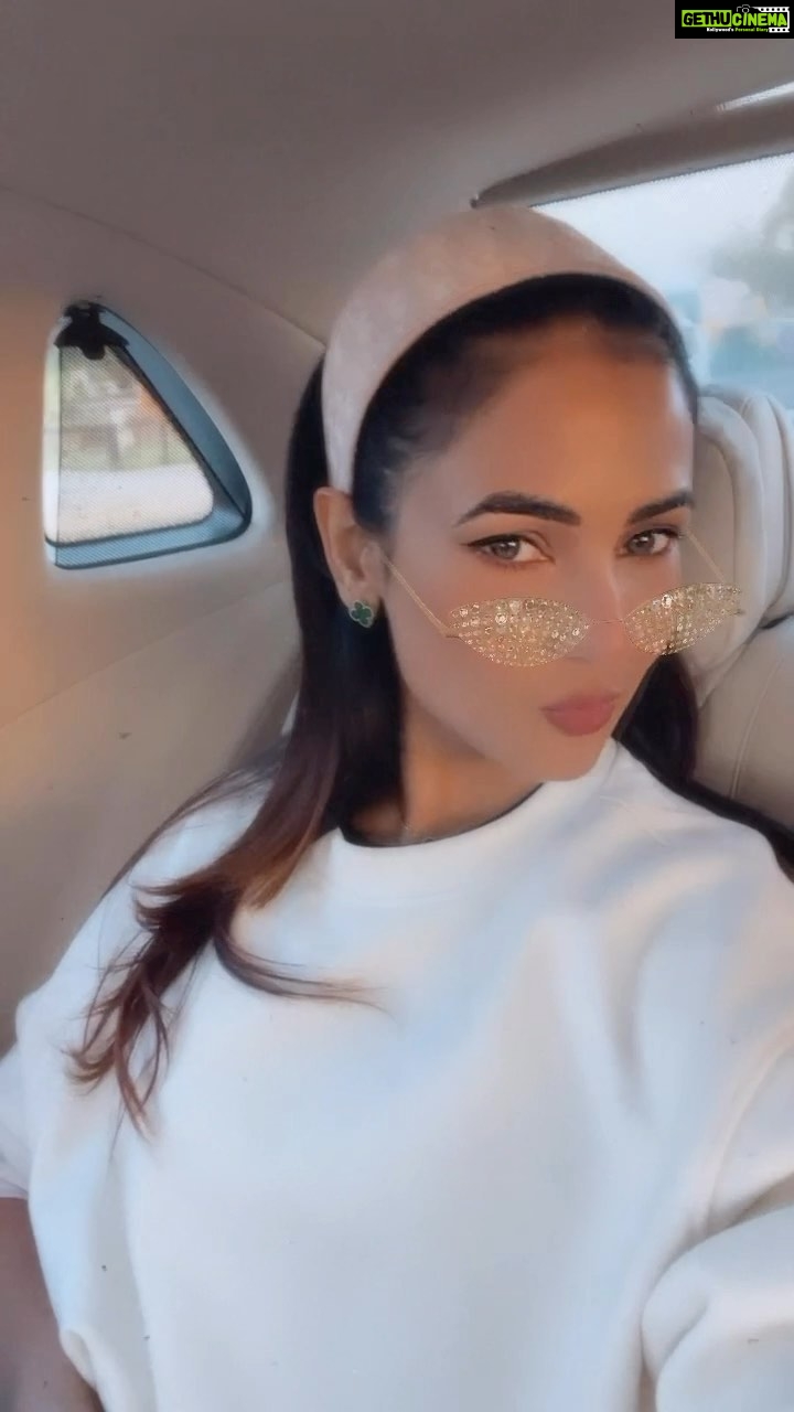 Sonal Chauhan Instagram - 𝓡𝓔𝓜𝓘𝓝𝓓𝓔𝓡 🫦✨ . . . . . . . . . . . . . . . . . . . . . . . . . . . . . . #sonalchauhan #reminder #selflove #shinebright #shine #reels #reelsinstagram #sonalchauhanreels