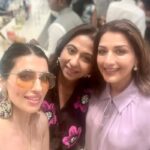 Sonali Bendre Instagram – The newly launched @nmacc.india is an absolute delight… something that truly needs to be experienced. Witnessing India’s rich cultural legacy unfold through a wonderful display of music, theatre, fine arts, & crafts was truly magical! 🙌🏼❤️

Congratulations to #NitaAmbani and the Ambani family on giving Mumbai and India a much needs space for the arts to be explored in all its forms. The vision was audacious but it has been made a reality and as a keen follower of the arts, I couldn’t be happier.💕
Thank you @_iiishmagish for the invite! 🤗 

#Gaurav #RashmiThakrey #MonaMehta