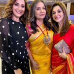 Sonali Bendre Instagram - A great evening filled with conversations, books, stories & more 🏆 @autherawards @jkpaperindia @timesofindia