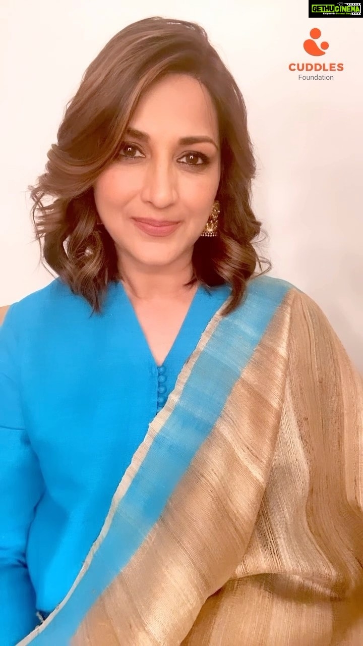 Sonali Bendre Instagram - Today is International Childhood Cancer Day… childhood cancer - which is largely curable if the right steps are taken… Let’s come together to support children like Nurangina through Cuddles Foundation. Click the link in my bio 🔗 to make a difference in their lives and give them a chance to get back on the playground where they belong. #InternationalChildhoodCancerDay