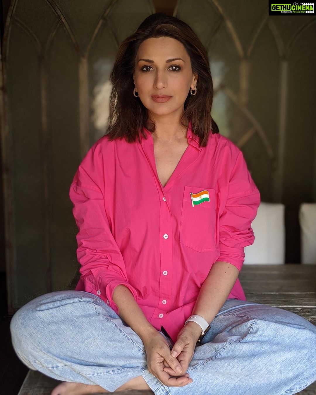 Sonali Bendre Instagram - Happy Republic Day to all 🇮🇳❤️🙏🏼