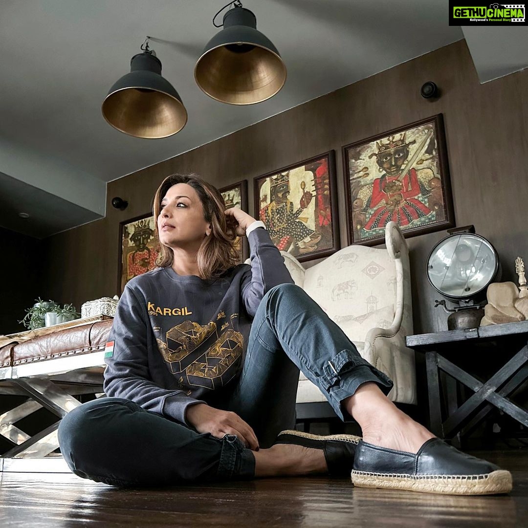 Sonali Bendre Instagram - Sometimes I sit and look at life from a different angle ~ Tupac Shakur