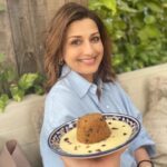 Sonali Bendre Instagram – Today’s happy ❤️🍮
#GuiltyPleasure #FindYourHappy
.
.
.
#reels #reelsinstagram #dessert #happyplace #instagood #instadaily