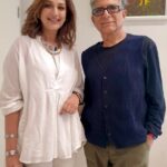 Sonali Bendre Instagram – And the process of healing continues… 

Yesterday, I met with Dr. Deepak Chopra, the pioneer of alternative medicine and it was such a fantastic meeting!! 

The conversation with him was so enlightening, which gave me a lot of food for thought… 😊

@deepakchopra