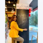 Sonali Bendre Instagram – Always my happy space… #FindYourHappy
.
.
.
#reels #reelitfeelit #books #bookstore #bookstagram #instagood #instadaily