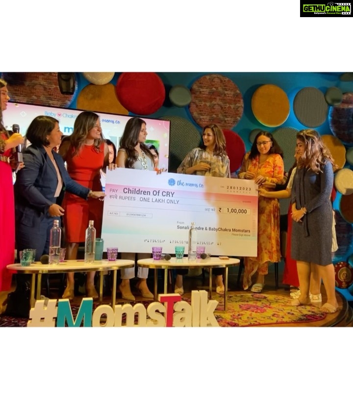 Sonali Bendre Instagram - Thank you for having me #MomsTalk @mybabychakra @themomsco! It was a pleasure to be a part of such a great panel ❤️⭐️