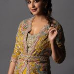 Sonali Bendre Instagram – Sunshine-filled Saturdays!💛✨

Watch India’s Best Dancer’s only on @sonytvofficial , every Saturday-Sunday at 8pm.