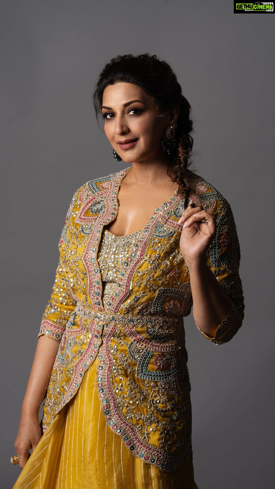 Sonali Bendre - 267.8K Likes - Sunshine-filled Saturdays!💛✨
Watch India’s Best Dancer’s only on @sonytvofficial , every Saturday-Sunday at 8pm.