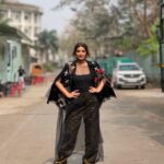 Sonali Bendre Instagram - Ready for takeoff…..🖤🖤
