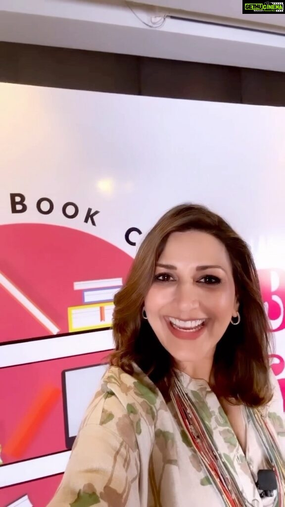 Sonali Bendre Instagram - On this Day of Happiness, I couldn’t be more overjoyed that my book club has completed 6 years. As you all know, I’m happiest when I’m with my books, and today was the perfect day to start my book club journey. Happy 6 years to all the members!❤️ @sonalisbookclub #FoundMyHappy