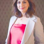 Sonali Bendre Instagram - I love myself a little more when I take back learnings from my travels. HSBC Premier Mastercard Credit Card enhances my luxury travel experiences! Be it meeting new people or all the cultures to soak in, it just makes me feel complete! You can also start your superior journey with HSBC Premier at grp.hsbc/pr_sb #HSBCPremier #HSBCIndia #OpeningUpAWorldOfOpportunity #TravelReels #Luxury #Experiences