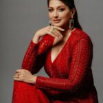 Sonali Bendre Instagram – Red-dy for the show!♥️
Celebrating Cinema ke 110 Saal Bemisaal tonight!🥳

Watch India’s Best Dancer only on @sonytvofficial , every Saturday- Sunday at 8pm.