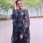 Sonali Bendre Instagram - When nature decides to pose for the photos too…Magic happens 😋⛅️
