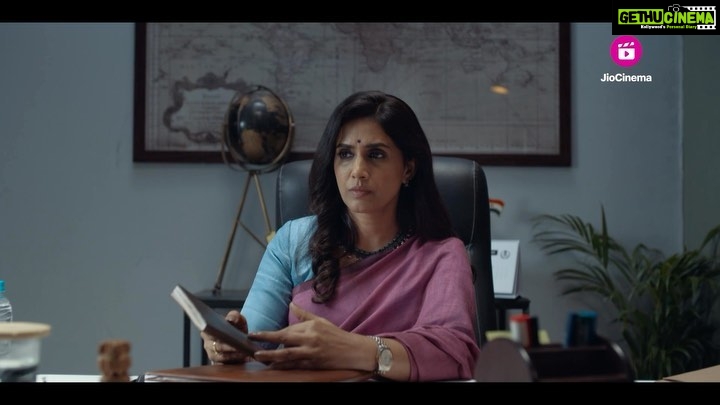 Sonali Kulkarni Instagram - Negotiations, demands & so much more – this mission has a lot at stake! Watch #Crackdown2OnJioCinema, now streaming free! #Crackdown2 @officialjiocinema @lakhiaapoorva @saqibsaleem @shriya.pilgaonkar @freddy_daruwala @waluschaa @ankurbhatia @hemant__kher @rashmiagdekar #IqbalKhan