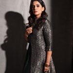 Sonali Kulkarni Instagram – Let’s change… the year too 😎

Styled by – @prachethestylist 
Assisted by – @styledby_bhakti @mansixix
Outfit – @moresha_sameera_dalvi 
Jewley – @keiyura_jewelry @pinklanebyrashi
Managed by – @offbeatmediain
Makeup – @u.upendra1982
Hair – @bhaktiborade_hairstylist
Photos – @shruu_t