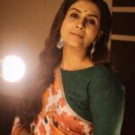 Sonali Kulkarni Instagram - That feeling when you wear Anavila’ saree 🥰 Thank you team @chala_hawa_yeu_dya.official 🤗 @zeemarathiofficial Styled by : @prachethestylist Assisted by : @styledby_bhakti Saree : @anavila_m Managed by : @elevate_promotions Jewlery : @shesaidyes.plv_jewellery @offbeatmediain Hair : @bhaktiborade_hairstylist Makeup : Anthony 📸 : @pranavgodsephotography #chalahawayeudya #zeemarathi