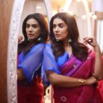 Sonali Kulkarni Instagram - हवाहवाई… Styled by : @prachethestylist Assisted by : @styledby_bhakti @mansixix Saree : @suparna_som Managed by: @arwakaka.Pr Jewlery : @azotiique Hair : @bhaktiborade_haitstylist Makeup : @muabyshailesh 📸 : @shruu_t