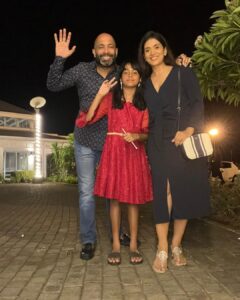Sonali Kulkarni Instagram - Mauritius Photo Dump 2022 .. 😊💙 

#vacation #vacationmode #muritius #family#familytravel #2022 #besttimes