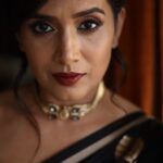 Sonali Kulkarni Instagram - Saree : @shantibanaras @khushishah99 Managed by : @elevate_promotions Jewellery : @aquamarine_jewellery Styled by : @prachethestylist Assisted by : @styledby_bhakti @stylistmanasi Hair : @bhaktiborade_hairstylist Makeup : @vrushti_harkare 📸 : @shrutisbagwe