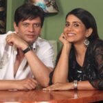 Sonali Kulkarni Instagram - नमस्कार .. पुण्यात आहे आमचा प्रयोग 💃शनिवार २० मे.. संध्याकाळी ६.३० वाजता ज्योत्सना भोळे सभागृह.. चला चला.. तिकीटं बूक करा !! बूकींग लिंक : https://www.ticketkhidakee.com/wlanr_20may @milindphatak #whitelilyandnightrider#wlnr