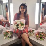 Sonali Kulkarni Instagram – Our #whitelilyandnightrider show @nmacc.india was so memorable 💖
Thank you @vipulmahagaonkar for all the guidance and big thanks #firozabbaskhan for inviting us 🤗
Housefull love right back to you all 

Thank you @swananditikekar and @vidhighodgaonkar for your kind words ..

Thank you my dear @prachethestylist and @nehanee for being my pillar support 😘😘😘 ♥️