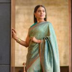 Sonali Kulkarni Instagram - Regal 💙 styled by : @prachethestylist Assisted by : @styledby_bhakti @stylistmansi Saree by : @priyankaraajiv Jewelry by : @houseofaadyaa Makeup : @sheetalpalsande Hair : @jyotisonawane91 Photos : @kaustubh_gokhale Assisted by : @sujeetyadav4058 Coordinator: @nehanee