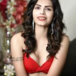 Sonali Raut Instagram - Siding with the very best for tonight. LET’S GOOOOOOOO! ❤️👑 @khelrajaofficial