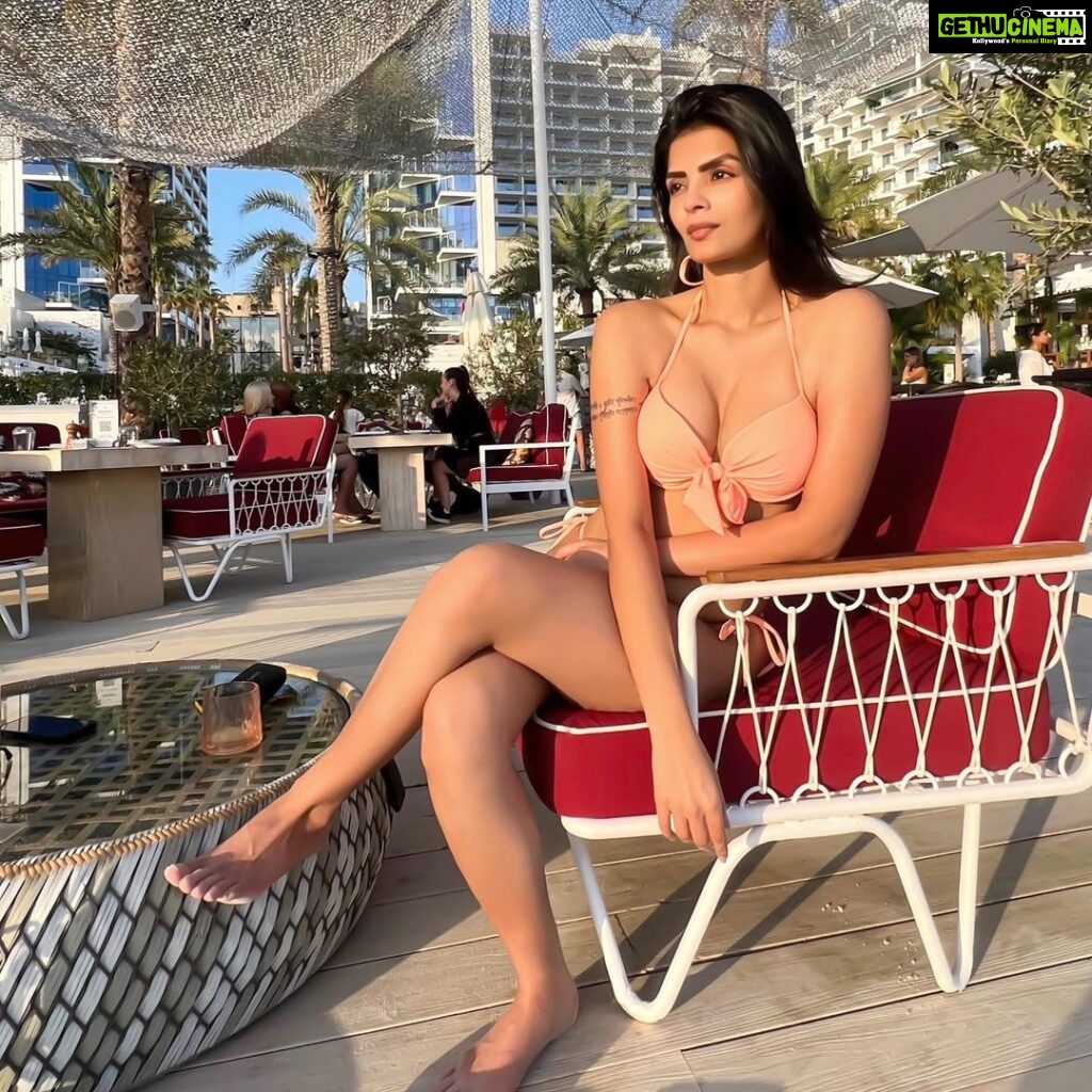 Sonali Raut Instagram - O, Sunshine!!!☀ #photooftheday #sunset #dubai #sonaliraut FIVE Palm Jumeirah Dubai Luxury Hotel & Resort