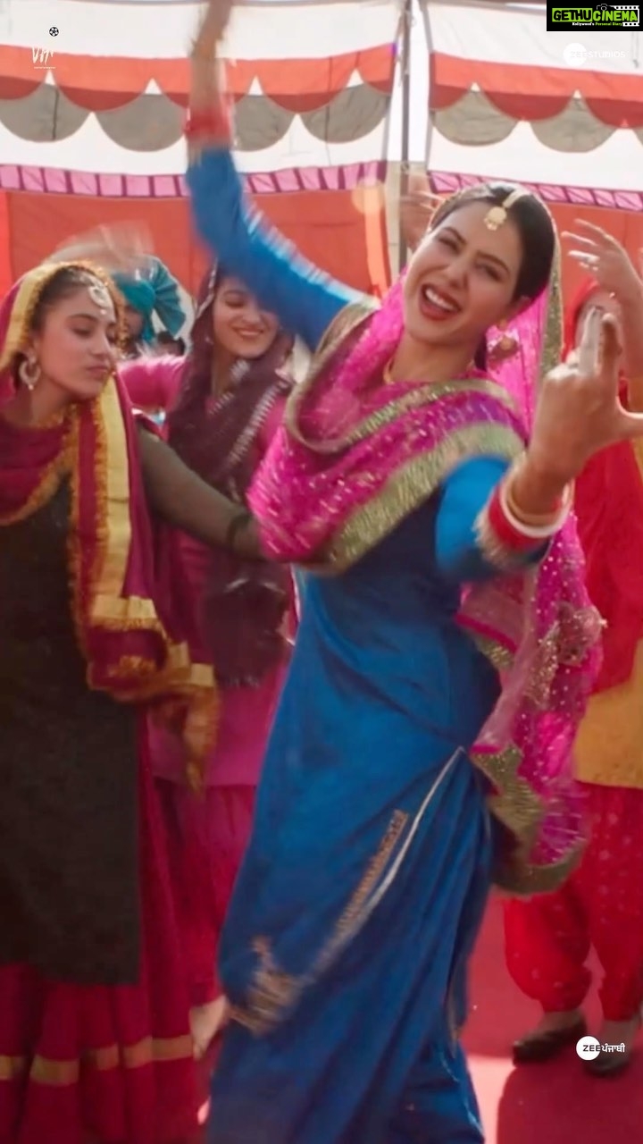 Sonam Bajwa Instagram - Bahut Bahut Dhanwaad Godday Godday Cha nu inna pyaar de rahe ho tussi. If you haven’t watched it yet, Get your tickets now 💕