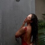 Sonam Bajwa Instagram - 🌹🌹🌹 📸 @aviraj