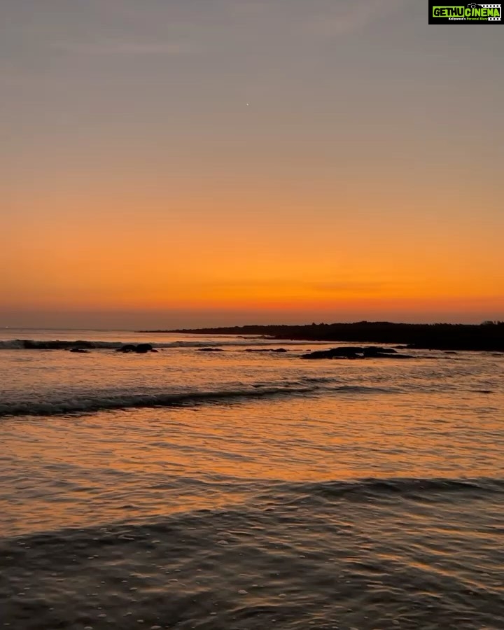 Sonam Bajwa Instagram - Swipe left to see how magical was this evening 🌊