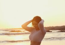 Sonam Bajwa Instagram - Sunsets…. Back with @aviraj 📸