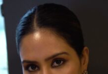 Sonam Bajwa Instagram - 🌚🌚