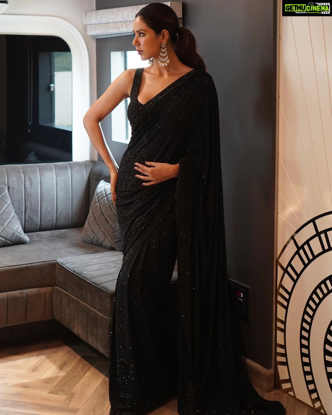 Sonam Bajwa Instagram - 🖤🖤 🖤 Wearing @itrhofficial