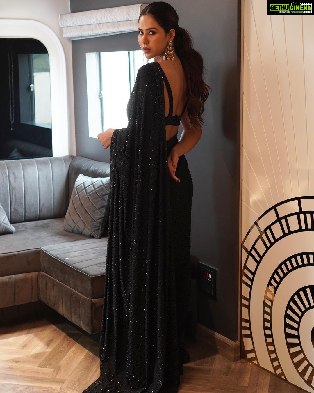 Sonam Bajwa Instagram - 🖤🖤 🖤 Wearing @itrhofficial