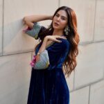 Sonam Bajwa Instagram - 💙🦋