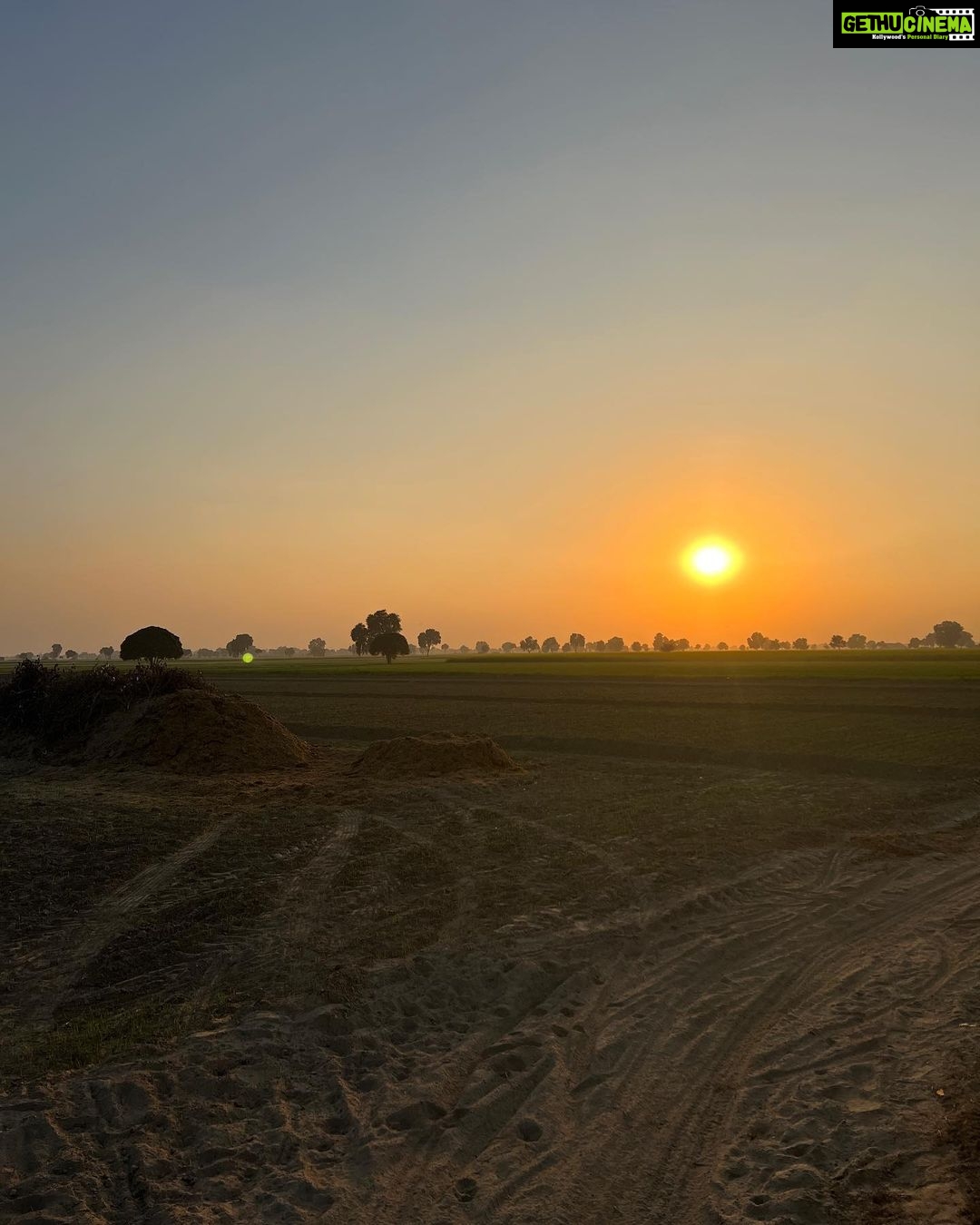 Sonam Bajwa Instagram - Sunsets these days 😍😍
