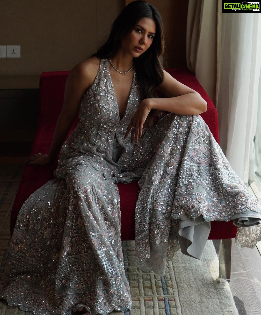 Sonam Bajwa Instagram - Wearing @seemagujraldesign Hair @hairbyharrybajwa