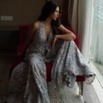 Sonam Bajwa Instagram – Wearing @seemagujraldesign
Hair @hairbyharrybajwa