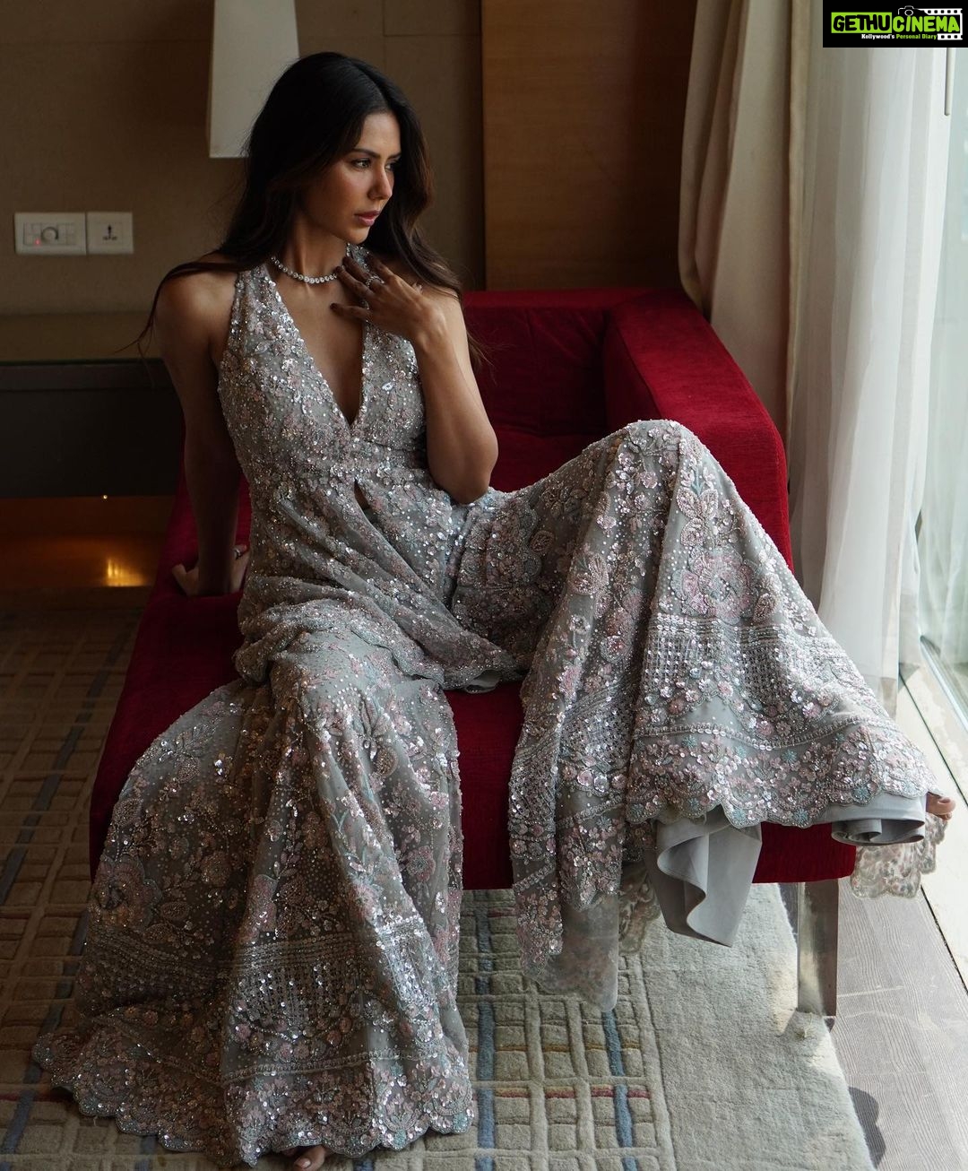 Sonam Bajwa Instagram - Wearing @seemagujraldesign Hair @hairbyharrybajwa