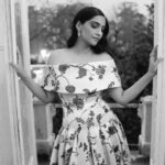 Sonam Kapoor Instagram - Historic moments call for fashion moments. I'm honored to mark the unforgettable occasion of the #Coronationconcert by wearing the collaborative vision of two of the most incredible designers from the two countries I'm lucky to call home.. @anamikakhanna.in @emiliawickstead Fashion credits: Dress: Emilia Wickstead (@emiliawickstead) and Anamika Khanna(@anamikakhanna.in) Jewellery: Jessica McCormack (@jessica_mccormack) and Garrard (@garrard) Shoes Manolo Blahnik (@manoloblahnik) Creative director and Stylist: Nikhil Mansata (@nikhilmansata) Photographer: Nicolas Gerardin (@nicolasgerardin) Makeup: Mary Greenwell (@marygreenwell) Hair Pete Burkill (@peteburkill) Nails Michelle Humphrey (@nailsbymh) Fashion Assistant: Roshni Sukhlecha (@roshnisukhlecha) Management @neeha7 & @chandnimodha_ Windsor Castle