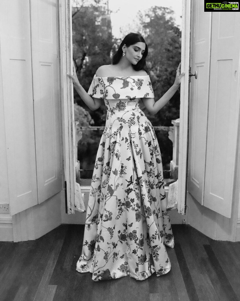 Sonam Kapoor Instagram - Historic moments call for fashion moments. I'm honored to mark the unforgettable occasion of the #Coronationconcert by wearing the collaborative vision of two of the most incredible designers from the two countries I'm lucky to call home.. @anamikakhanna.in @emiliawickstead Fashion credits: Dress: Emilia Wickstead (@emiliawickstead) and Anamika Khanna(@anamikakhanna.in) Jewellery: Jessica McCormack (@jessica_mccormack) and Garrard (@garrard) Shoes Manolo Blahnik (@manoloblahnik) Creative director and Stylist: Nikhil Mansata (@nikhilmansata) Photographer: Nicolas Gerardin (@nicolasgerardin) Makeup: Mary Greenwell (@marygreenwell) Hair Pete Burkill (@peteburkill) Nails Michelle Humphrey (@nailsbymh) Fashion Assistant: Roshni Sukhlecha (@roshnisukhlecha) Management @neeha7 & @chandnimodha_ Windsor Castle