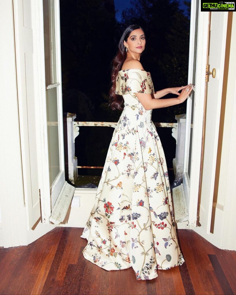 Sonam Kapoor Instagram - Historic moments call for fashion moments. I'm honored to mark the unforgettable occasion of the #Coronationconcert by wearing the collaborative vision of two of the most incredible designers from the two countries I'm lucky to call home.. @anamikakhanna.in @emiliawickstead Fashion credits: Dress: Emilia Wickstead (@emiliawickstead) and Anamika Khanna(@anamikakhanna.in) Jewellery: Jessica McCormack (@jessica_mccormack) and Garrard (@garrard) Shoes Manolo Blahnik (@manoloblahnik) Creative director and Stylist: Nikhil Mansata (@nikhilmansata) Photographer: Nicolas Gerardin (@nicolasgerardin) Makeup: Mary Greenwell (@marygreenwell) Hair Pete Burkill (@peteburkill) Nails Michelle Humphrey (@nailsbymh) Fashion Assistant: Roshni Sukhlecha (@roshnisukhlecha) Management @neeha7 & @chandnimodha_ Windsor Castle