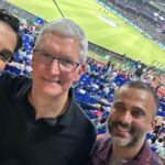 Sonam Kapoor Instagram - #TimCook and entire @apple team - we hope you’ve had a lovely stay here and leave encouraged and positive on Apple’s outlook in the country. We’re so grateful for the care and attention you’ve given to creating your signature world class experience here. 🙏 @anandahuja Delhi, India