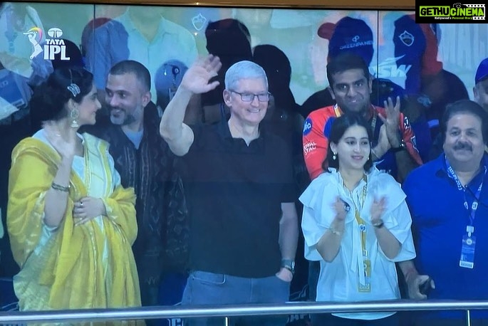 Sonam Kapoor Instagram - #TimCook and entire @apple team - we hope you’ve had a lovely stay here and leave encouraged and positive on Apple’s outlook in the country. We’re so grateful for the care and attention you’ve given to creating your signature world class experience here. 🙏 @anandahuja Delhi, India