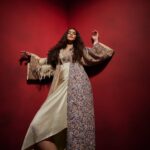 Sonam Kapoor Instagram - Worked with some of my favorite designers for the 15th Anniversary Cover Shoot Of Grazia. Forever in awe of these artists! Featured here: @rahulmishra_7 @abujanisandeepkhosla @anamikakhanna.in @suhanipittie Photograph: Avani Rai Fashion Director: Pasham Alwani Words: Mehernaaz Dhondy Hair and Make-up: Namrata Soni Assisted by (styling): Nishtha Parwani, Nahid Nawaaz Production Assistant: Yusuf Lokhandwala @graziaindia