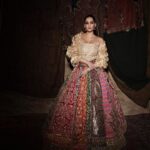 Sonam Kapoor Instagram - Wearing and representing my fairy godfathers @abujanisandeepkhosla who were the first people to ever dress me for my very first appearance. This lehenga is also seen at the fabulous @nmacc.india It has 20 unique panels of embroidery representing 25 years of the brilliant @abujani1 and @sandeepkhosla . Love you both ❤️ Style @rheakapoor @abhilashatd Earrings @amrapalijewels Beauty @namratasoni Hair @bbhiral 📸 @thehouseofpixels BKC