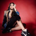 Sonam Kapoor Instagram - Swipe to see the ⭐️ of this day! #airmaxday @nike @vegnonveg @anandahuja Pictures by the Amazing @sashajairam Beauty @namratasoni Assistants @komalvora_ @makeupbyridhi Outfit @saakshakinni Earrings : @minerali_store @sachdeva.ritika Sphere ring : @silverstreakstore STYLE @rheakapoor with @abhilashatd
