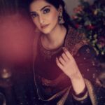 Sonam Kapoor Instagram - Love these indian dramatic pictures.. thanks @vaishnavpraveen for shooting me well in indian only 😂 Earrings: @amrapalijewels Anarkali @ri_ritukumar Images: @thehouseofpixels Hair & Make up: @namratasoni Styling: @abhilashatd @rheakapoor Anil Kapoors House, Juhu, Mumbai