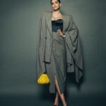 Sonam Kapoor Instagram - Such a stunning @apple store launched in Bombay. But was most impressed with the members that are a part of the Apple leadership and the team that they’ve built. Kudos to the company. Outfit : @junyawatanabe Earrings : @gehnajewellers1 and @amrapalijewels Rings : @gehnajewellers1 @amrapalijewels @goldsmiths_jewellery Shoes : @sergiorossi Bag : @louisvuitton X @yayoikusama_ Make up and Hair : @namratasoni Styling : @rheakapoor @manishamelwani @abhilashatd Styling assistants : @aashjain_ @fusionandfashion07 Photography : @thehouseofpixels #apple #encouragethearts Mumbai, Maharashtra